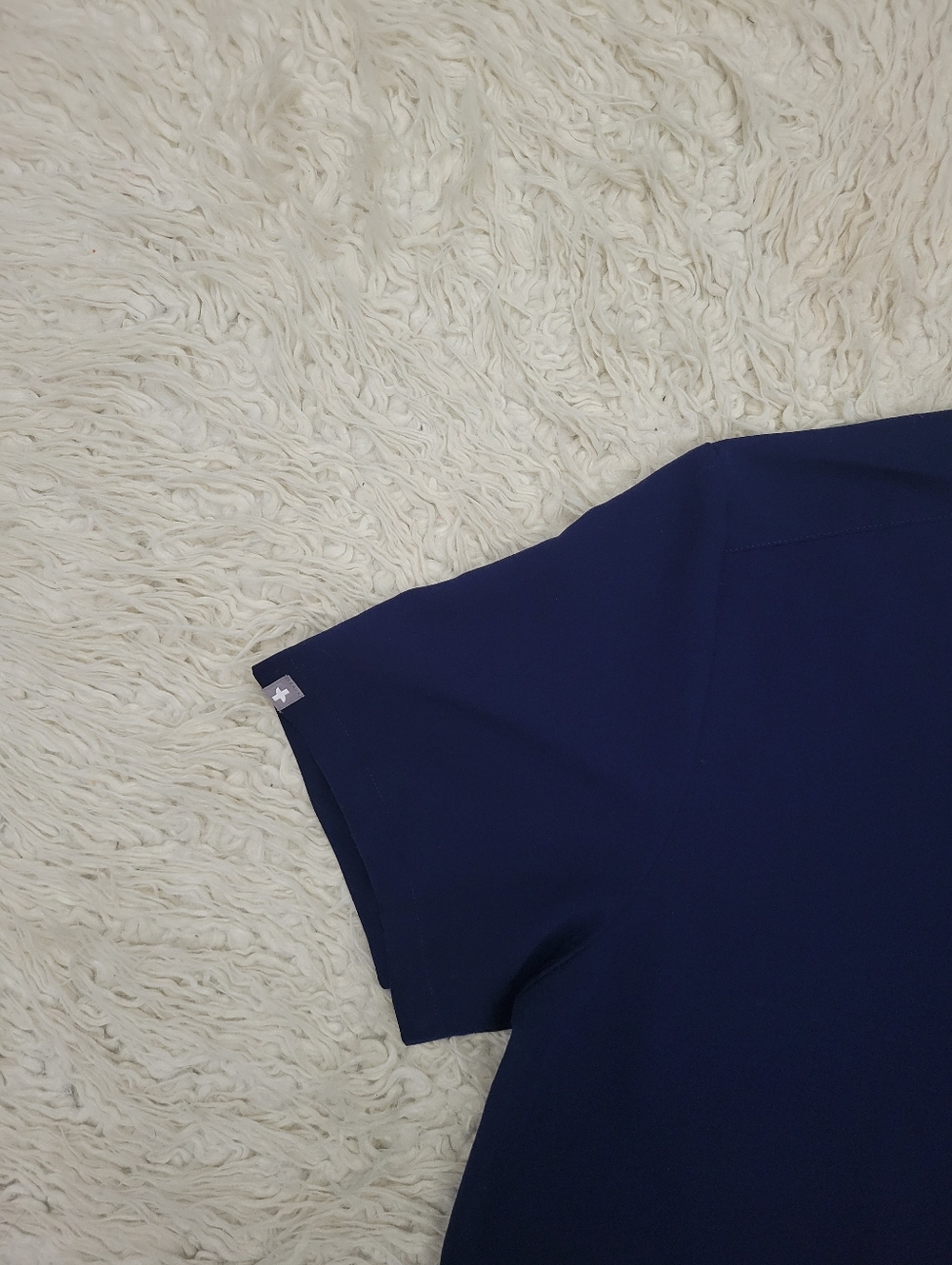 Figs Chisec Three Pocket Scrub Top Sz Large Navy Blue - Picture 6 of 12